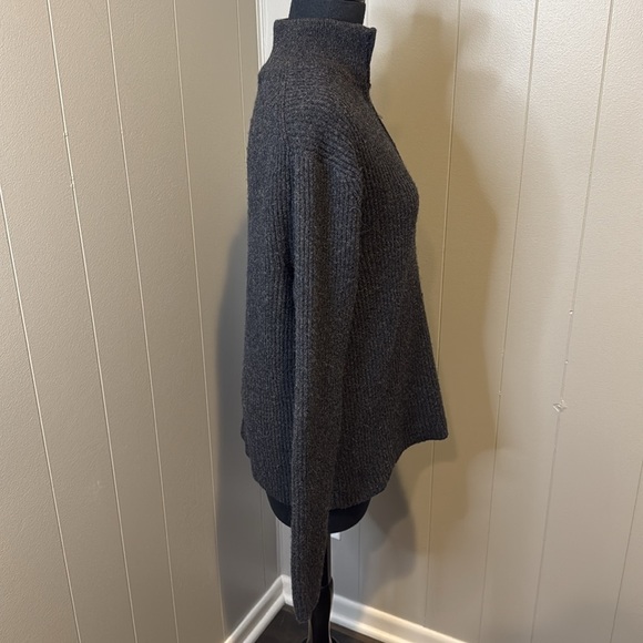 Banana Republic Women’s Large 1/4 Zip Up Turtleneck Sweater Knit - Picture 3 of 5